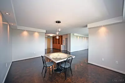 2444 Madison Road #1410, Cincinnati, OH 45208 - Photo 8