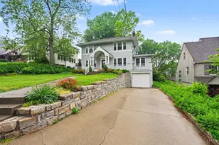 1241 Paddock Hills Ave, Cincinnati, OH 45229 - Photo 2