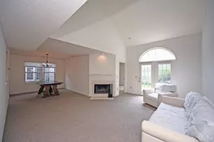 1033 Wittshire Cir, Anderson Township, OH 45255 - Photo 6
