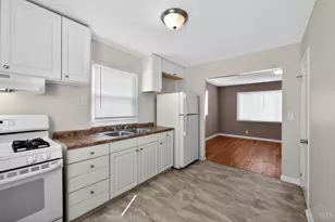 1923 Ashbrook Dr, Cincinnati, OH 45238 - Photo 20