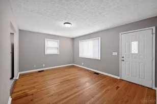 1923 Ashbrook Dr, Cincinnati, OH 45238 - Photo 8