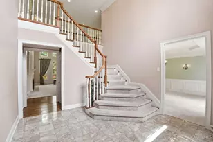 11063 Grandstone Ln, Montgomery, OH 45249 - Photo 8