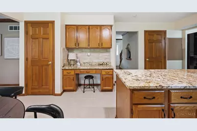 348 Oakwood Park Drive, Delhi Township, OH 45238 - Photo 8