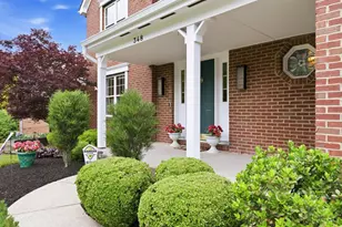 348 Oakwood Park Dr, Delhi Township, OH 45238 - Photo 2