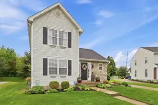 1447 Stableview Cir, Hamilton Township, OH 45039 - Photo 2