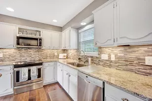 10322 Lochcrest Dr, Springfield Township, OH 45231 - Photo 18