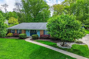 10322 Lochcrest Dr, Springfield Township, OH 45231 - Photo 4