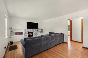 3825 Virginia Ct, Green Township, OH 45248 - Photo 6