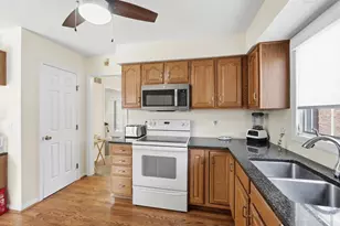 3040 Country Woods Ln, Green Township, OH 45248 - Photo 18