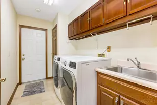 9761 Berry Hill Dr, West Chester, OH 45241 - Photo 14
