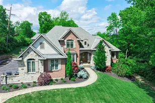 376 Compton Rd, Wyoming, OH 45215 - Photo 2