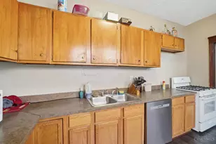 2661 Bellevue Ave, Cincinnati, OH 45219 - Photo 10