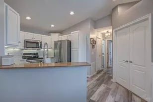 7629 Skyview Cir, Green Township, OH 45248 - Photo 8