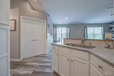 7629 Skyview Circle, Green Township, OH 45248 - Photo 12