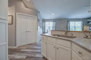 7629 Skyview Cir, Green Township, OH 45248 - Photo 12