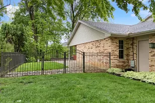9178 Woodstream Ln, Washington Twp, OH 45458 - Photo 2