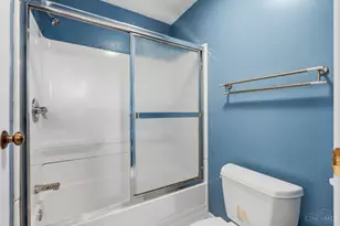 9178 Woodstream Ln, Washington Twp, OH 45458 - Photo 10