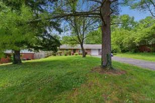 9613 Kosta Dr, Springfield Township, OH 45231 - Photo 4