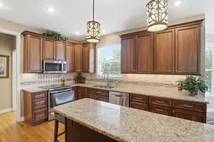 1324 Wexford Ln, Green Township, OH 45233 - Photo 8