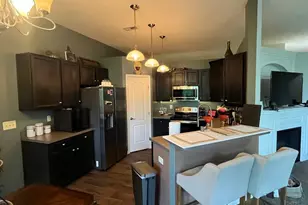 7750 Bridge Point Dr, Green Township, OH 45248 - Photo 2