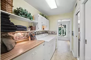 410 Compton Rd, Wyoming, OH 45215 - Photo 28