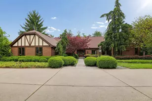 9 Little Creek Ln, Glendale, OH 45246 - Photo 2