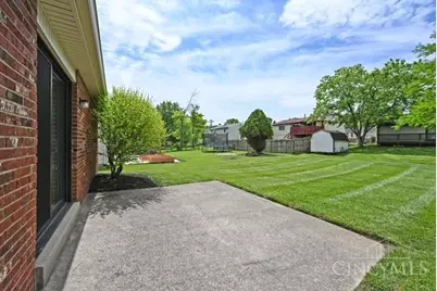 1426 Hazelgrove Dr, Colerain Township, OH 45240 - Photo 10