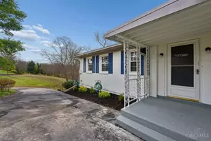 357 Meadowcrest Rd, Springfield Township, OH 45231 - Photo 4