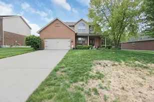 725 Sonya Ct, Monroe, OH 45050 - Photo 2