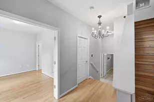 710 W Court St, Cincinnati, OH 45203 - Photo 2