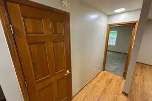 6954 Bridges Rd, Anderson Township, OH 45230 - Photo 8