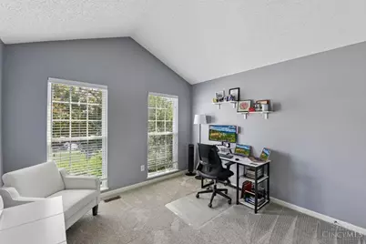 1094 Hayward Circle, Miami Township, OH 45150 - Photo 10