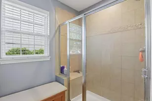 1094 Hayward Cir, Miami Township, OH 45150 - Photo 10