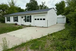 9970 Hollis Dr, Colerain Township, OH 45251 - Photo 2