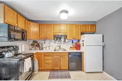 9315 Greenhedge Lane, Symmes Township, OH 45140 - Photo 8