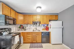9315 Greenhedge Ln, Symmes Township, OH 45140 - Photo 8