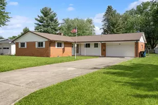 196 Virginia Cir, Wilmington, OH 45177 - Photo 1