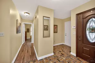 4977 Kleeman Green Dr, Green Township, OH 45211 - Photo 4