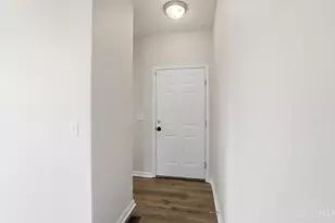 7025 Locker Ct, Cincinnati, OH 45224 - Photo 6