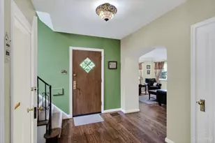 3846 Drakewood Dr, Cincinnati, OH 45209 - Photo 6