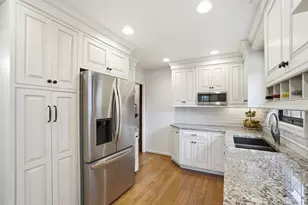 3866 Drakewood Dr, Cincinnati, OH 45209 - Photo 10