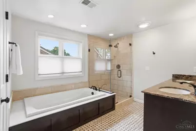 3866 Drakewood Drive, Cincinnati, OH 45209 - Photo 22