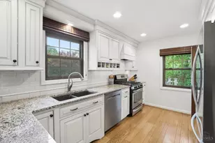3866 Drakewood Dr, Cincinnati, OH 45209 - Photo 8