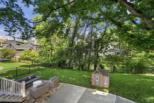 3866 Drakewood Dr, Cincinnati, OH 45209 - Photo 36