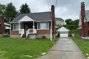 173 W Crest Dr, Reading, OH 45215 - Photo 2