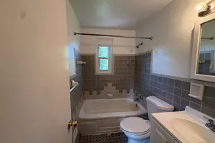 5843 Monfort Hills Ave, Cincinnati, OH 45239 - Photo 4