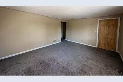 5843 Monfort Hills Avenue #2, Cincinnati, OH 45239 - Photo 2