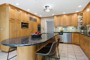 9486 Oakhurst Ct, Blue Ash, OH 45241 - Photo 26