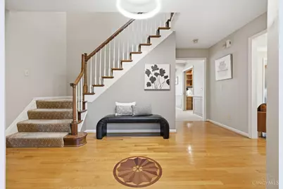 9486 Oakhurst Court, Blue Ash, OH 45241 - Photo 4