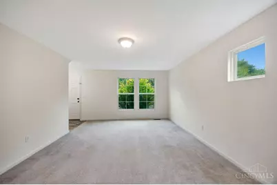 723 Grande Oaks Drive, Hamilton Township, OH 45152 - Photo 6